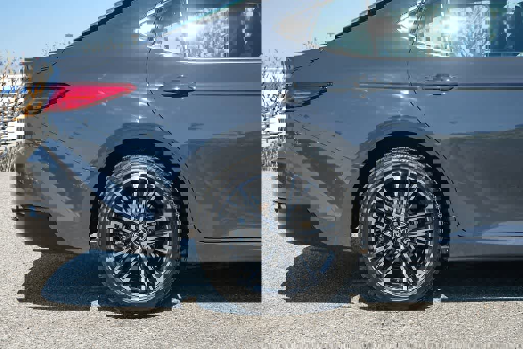 Used 2026 Toyota Camry XLE image 10