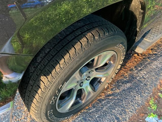 Used 2023 RAM 1500 Laramie AWD/4WD image 2