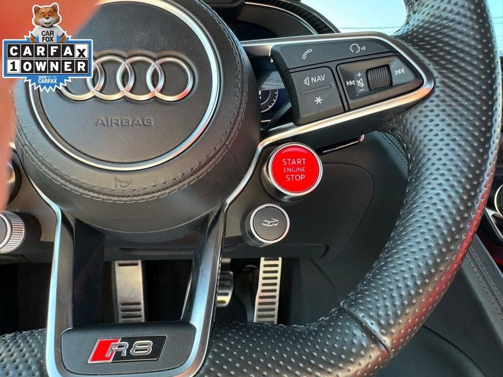 Used 2022 Audi R8 V10 w/ Carbon Exterior Package image 31