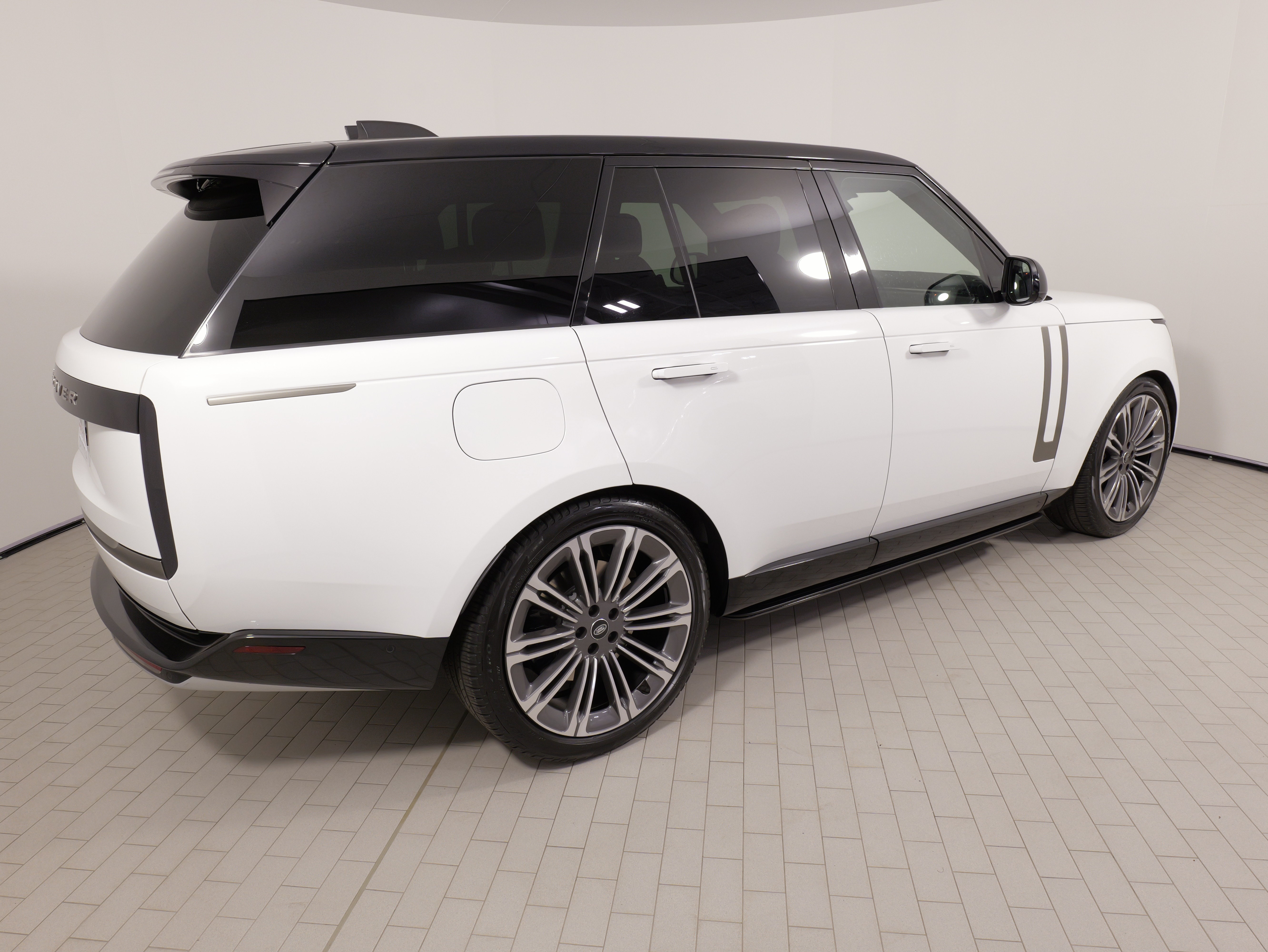 Used 2024 Land Rover Range Rover SE AWD/4WD image 11