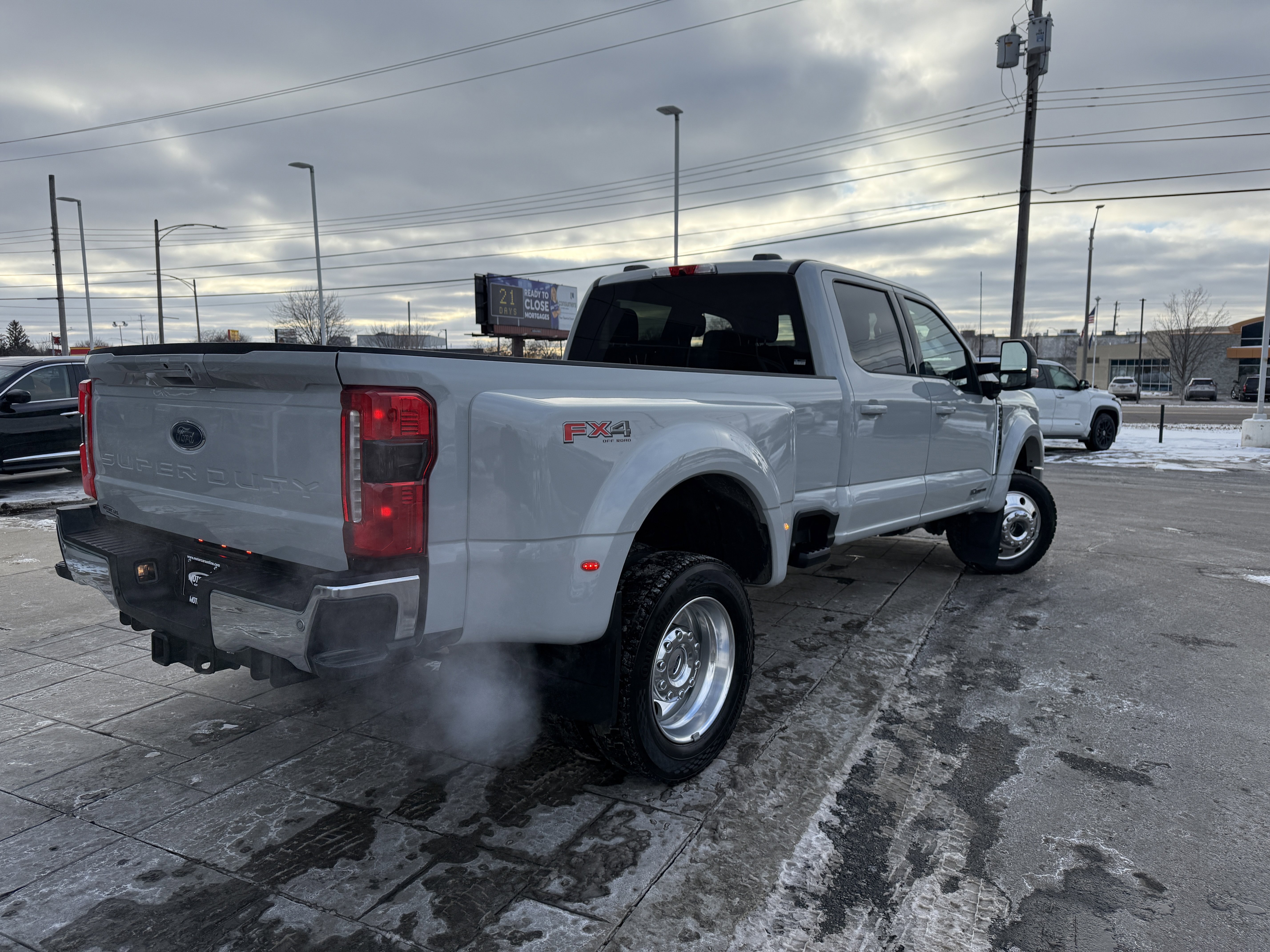 Used 2025 Ford F450 Lariat w/ FX4 Off-Road Package image 6