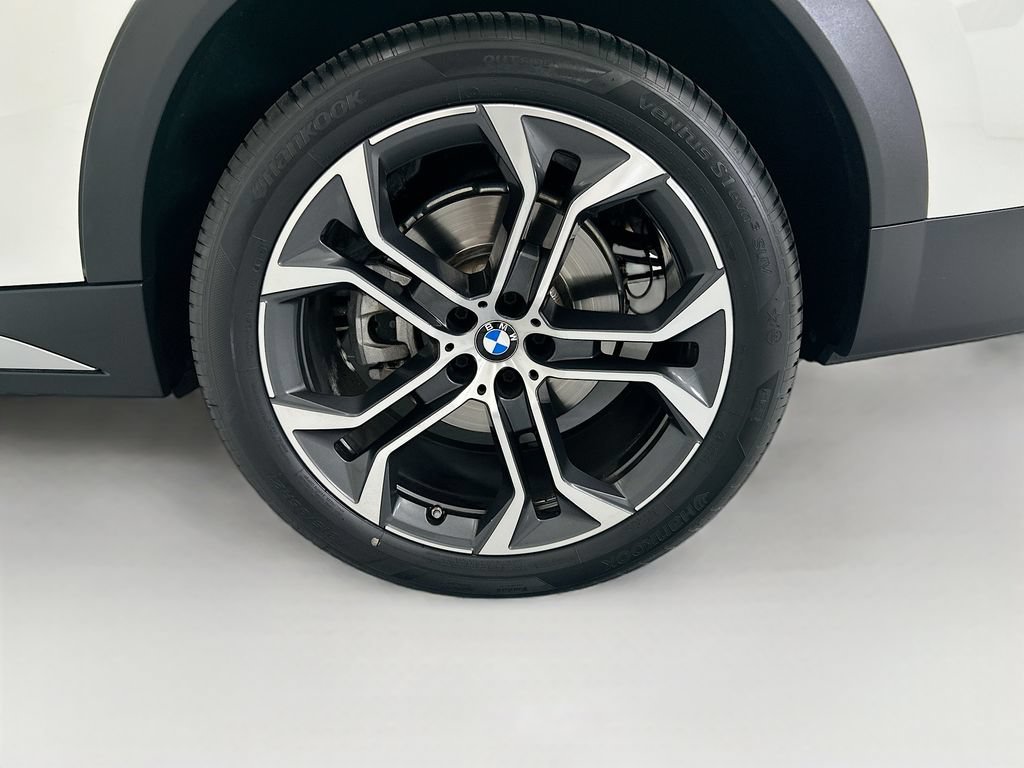 Used 2022 BMW X6 xDrive40i w/ Luxury Seating Package AWD/4WD image 30