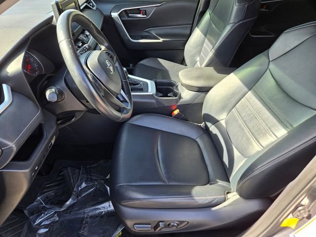Used 2019 Toyota RAV4 XLE Premium w/ Carpet Mat Package image 10