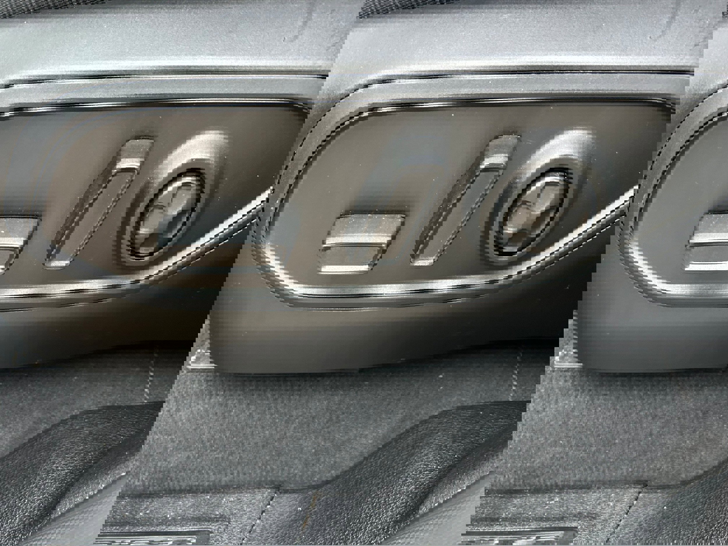 Used 2022 Jeep Grand Cherokee Limited image 14