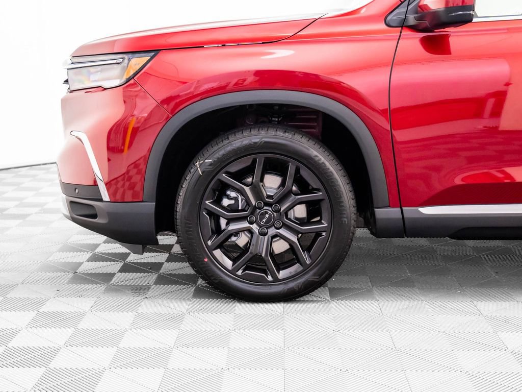 Used 2025 Honda Pilot Touring image 35