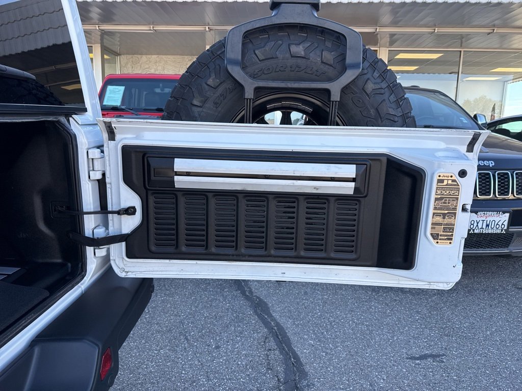 Used 2021 Jeep Wrangler Unlimited Rubicon w/ Trailer Tow Package image 37