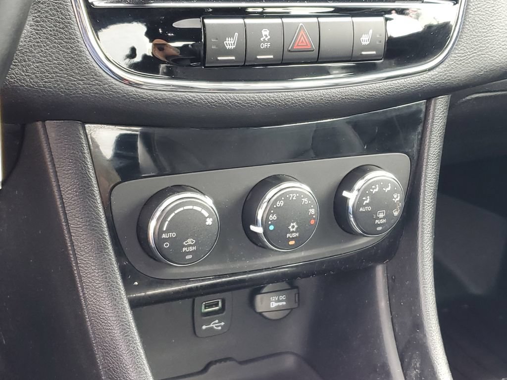 Used 2012 Chrysler 200 Limited FWD image 19