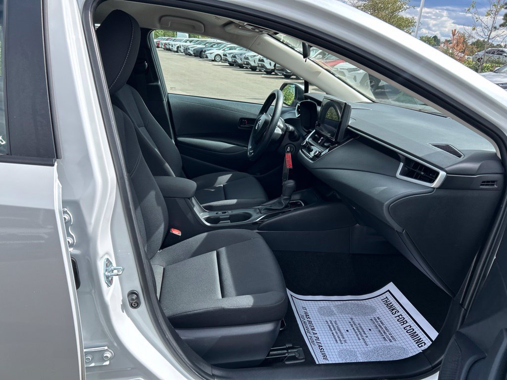 Used 2025 Toyota Corolla LE FWD image 11