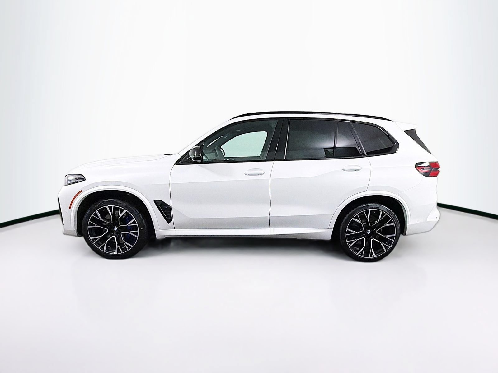 New 2026 BMW X5 M Competition w/ Executive Package AWD/4WD image 4