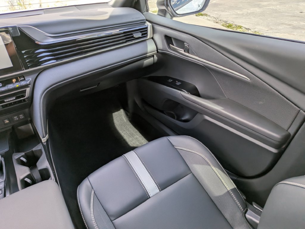 Used 2026 Toyota Camry SE FWD image 17