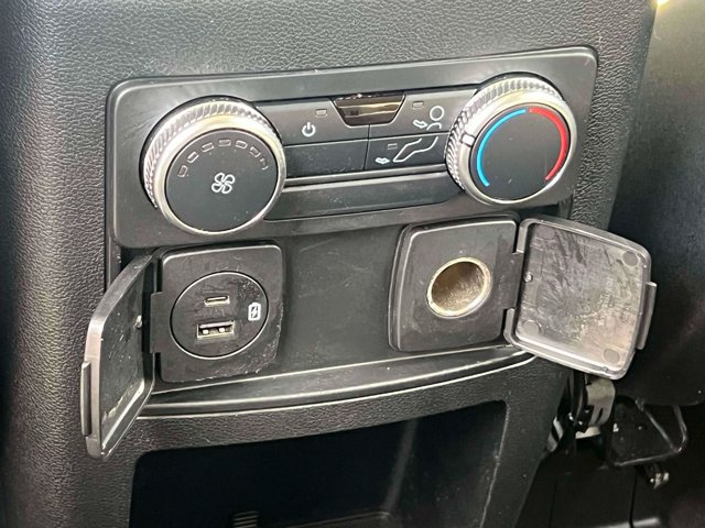 Used 2020 Ford Explorer XLT AWD/4WD image 19