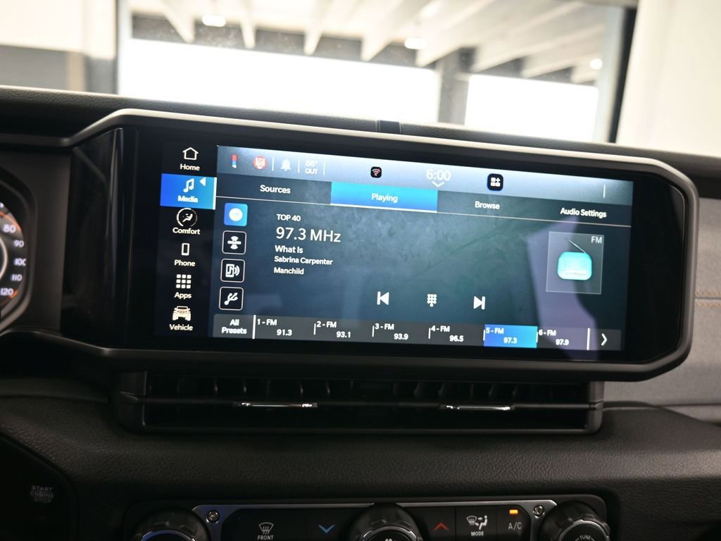 Used 2024 Jeep Gladiator Sport image 20