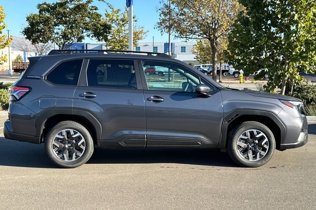 Used 2026 Subaru Forester Premium AWD/4WD image 3