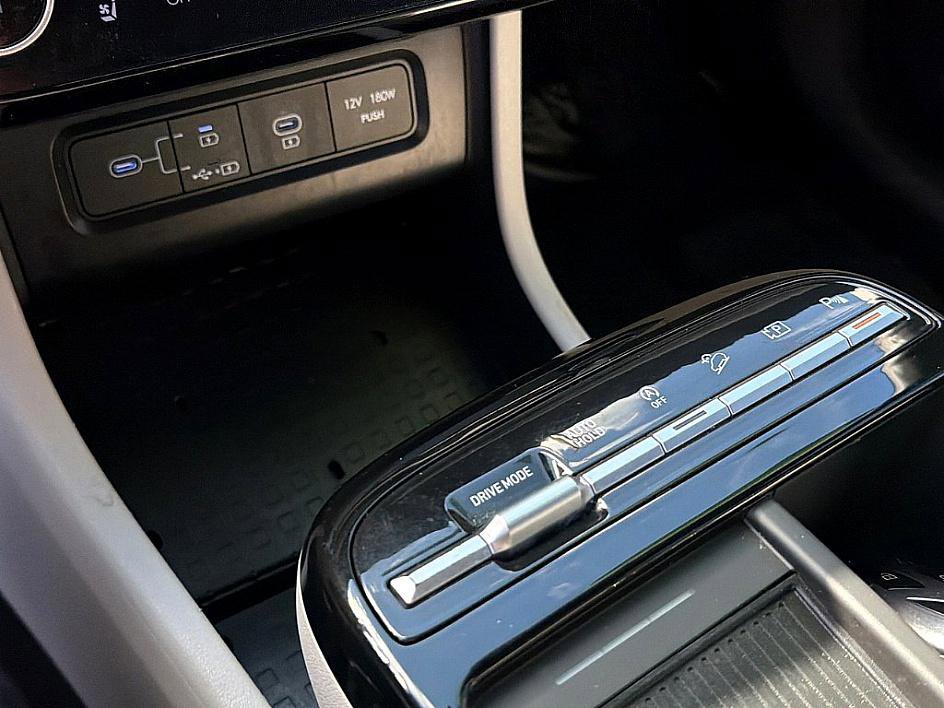 Certified 2025 Hyundai Tucson Limited image 15