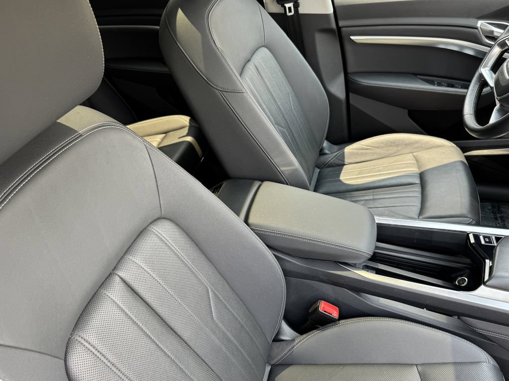 Used 2019 Audi e-tron Premium Plus AWD/4WD image 32