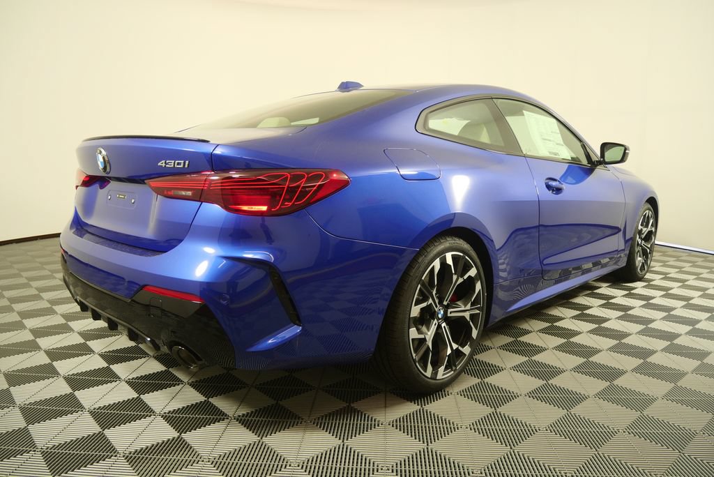 Used 2027 BMW 430i Coupe w/ M Sport Package RWD image 3