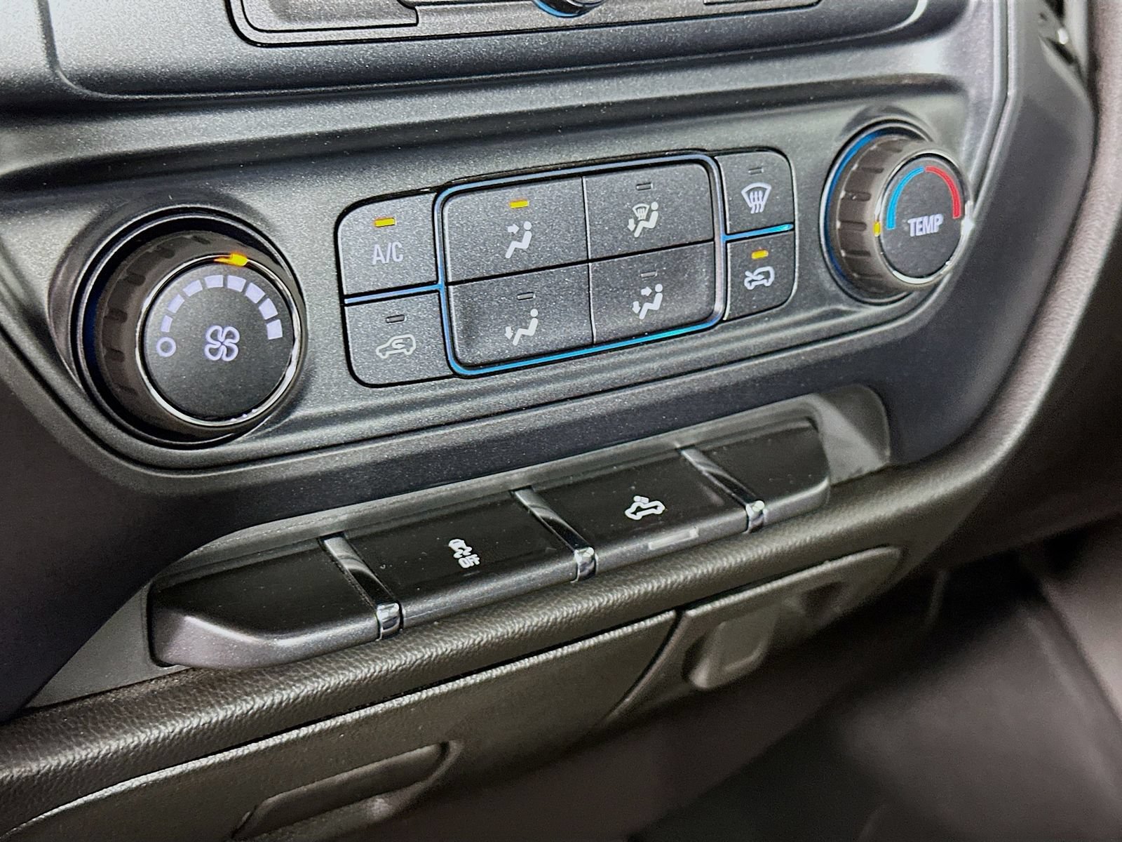 Used 2018 Chevrolet Silverado 3500 W/T RWD image 16
