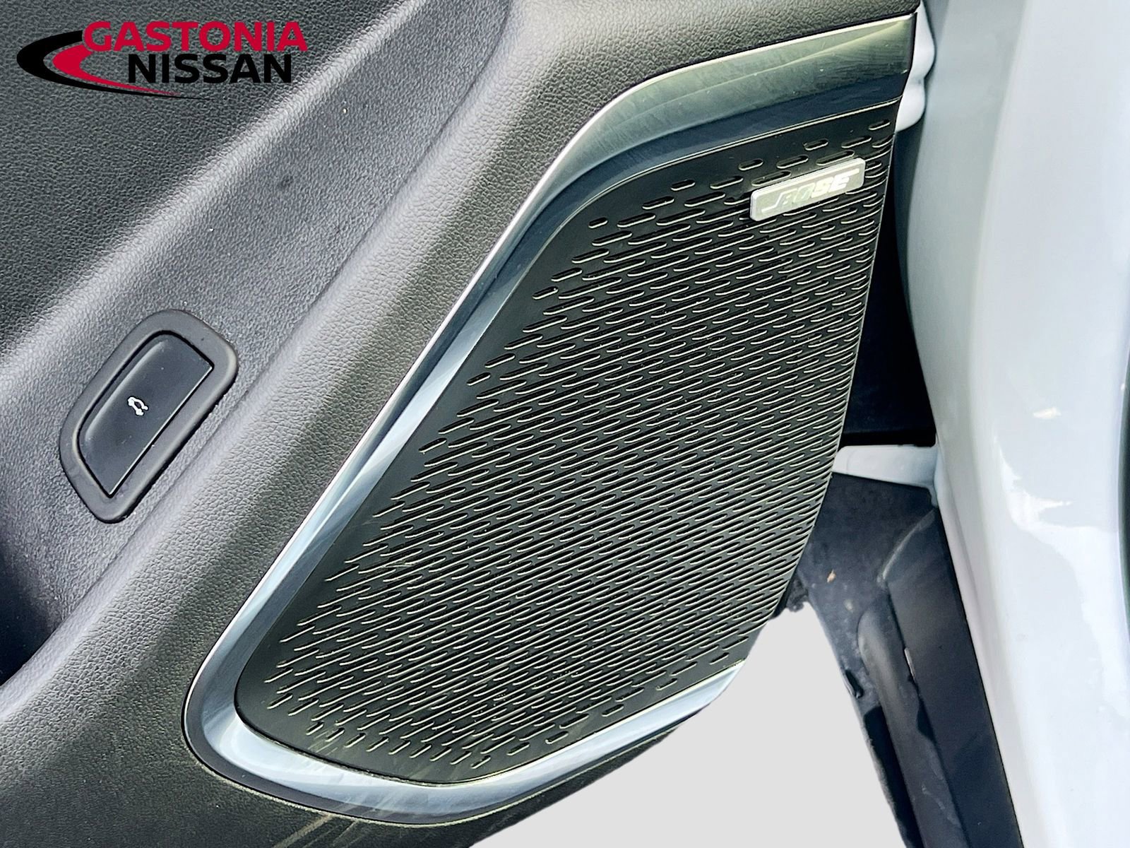 Used 2025 GMC Acadia Elevation image 25