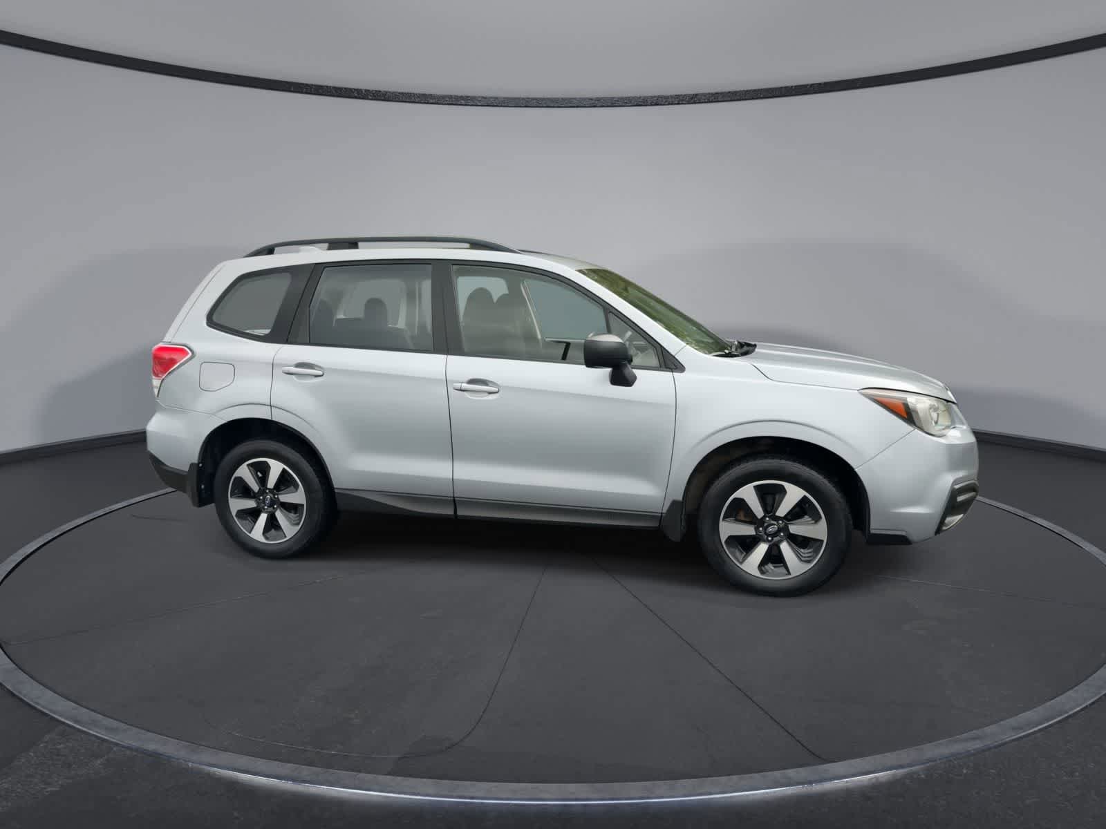 Used 2018 Subaru Forester 2.5i w/ Alloy Wheel Package AWD/4WD image 9