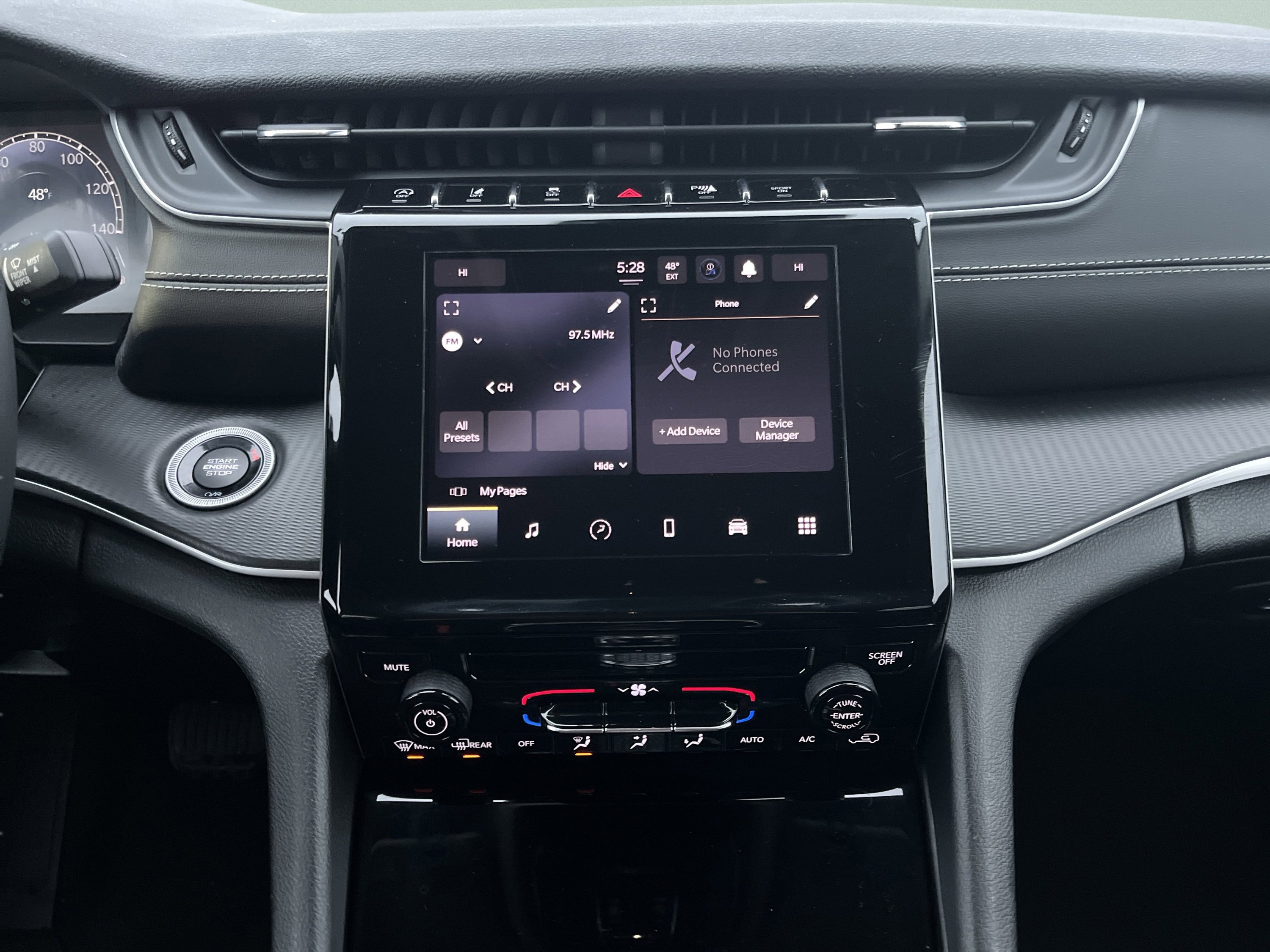 Used 2023 Jeep Grand Cherokee Laredo X image 28