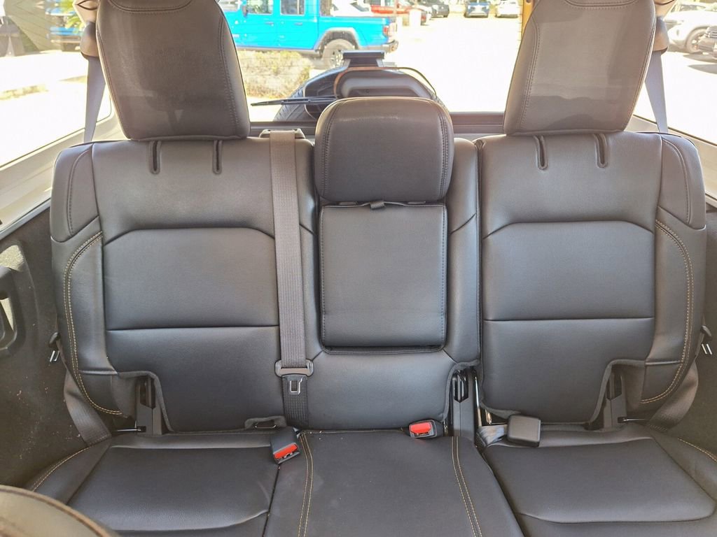 Used 2024 Jeep Wrangler Sahara image 27