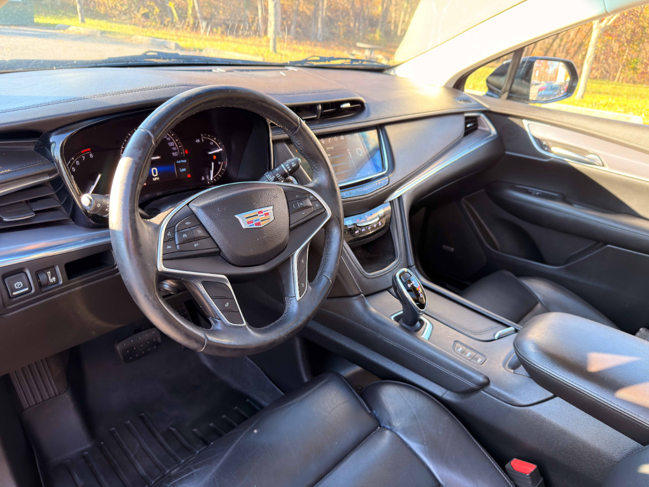 Used 2017 Cadillac XT5 Luxury image 16