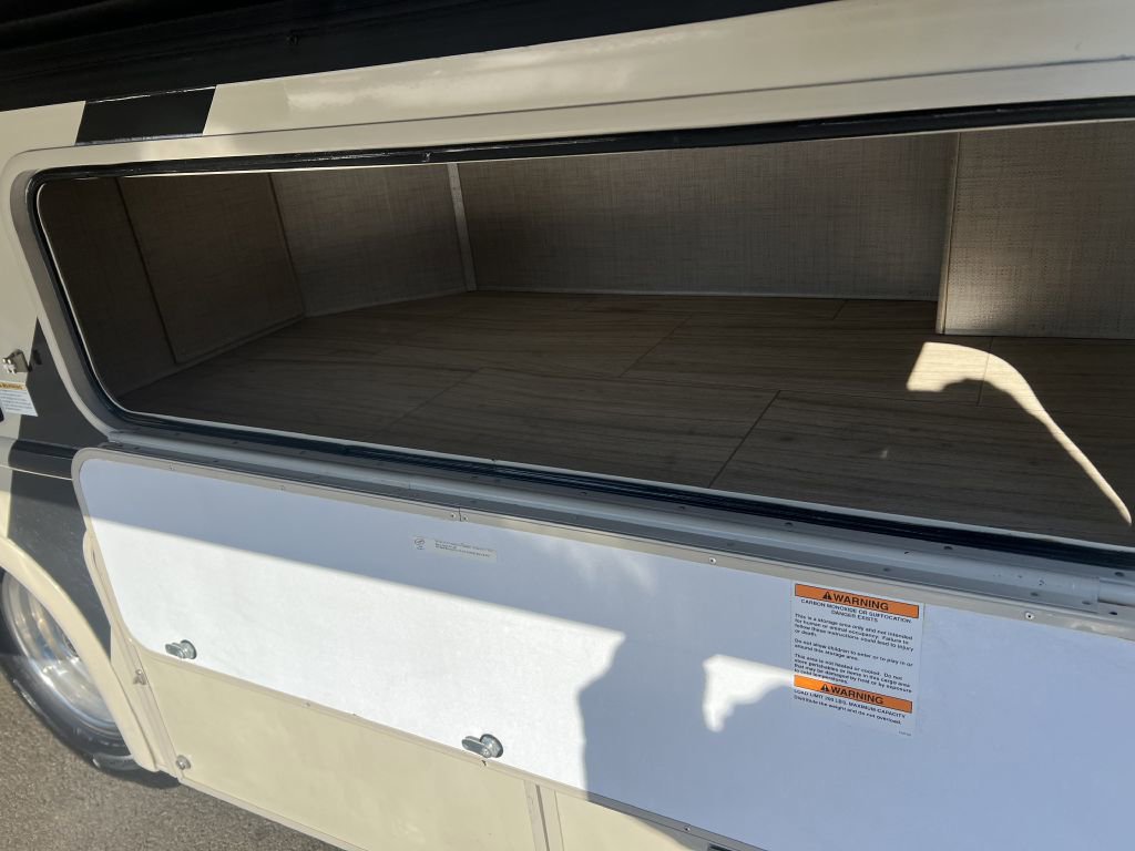 Used 2018 Mercedes-Benz Sprinter 3500 image 28