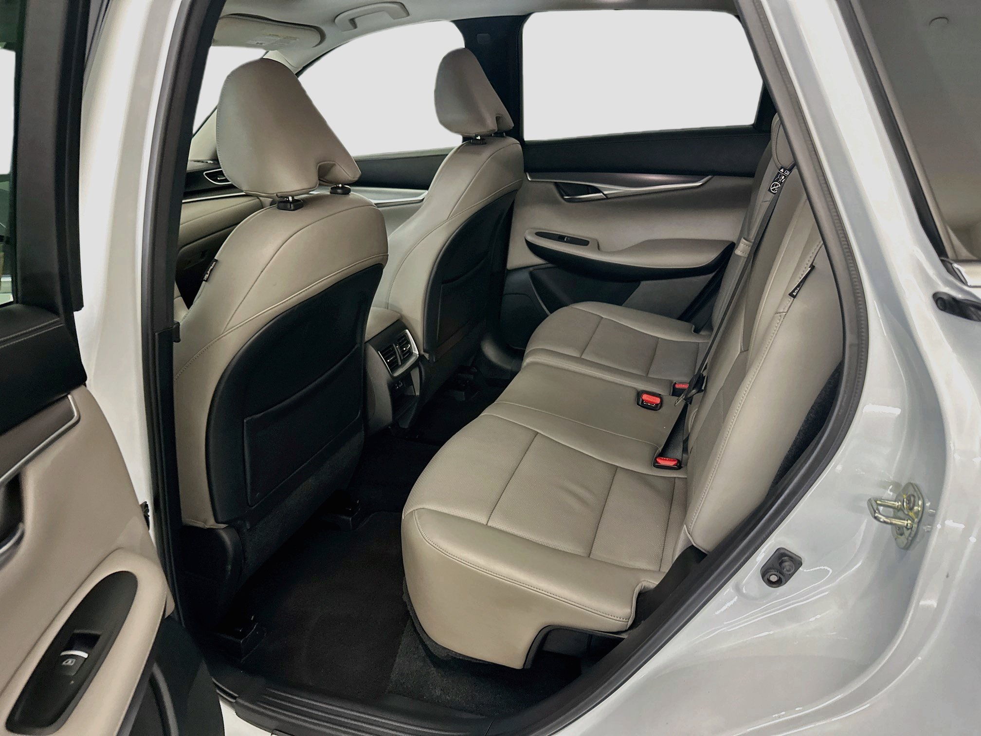 Used 2023 INFINITI QX50 Luxe AWD/4WD image 29