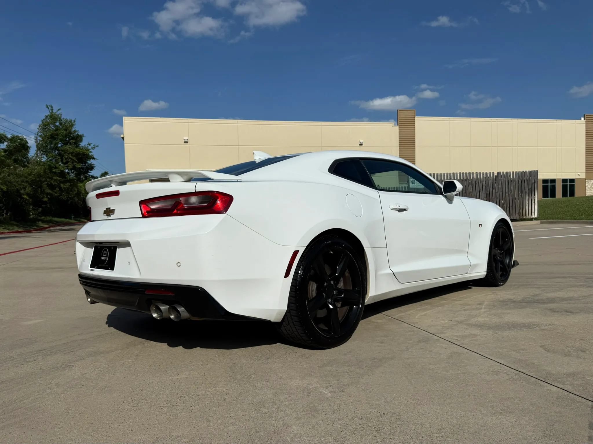 Used 2017 Chevrolet Camaro SS RWD image 5