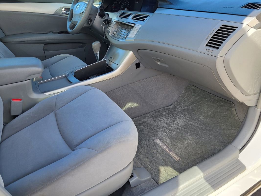 Used 2009 Toyota Avalon Limited image 19
