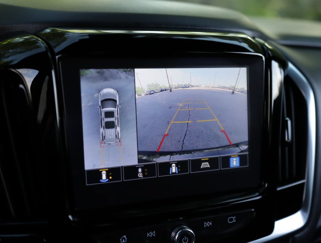 Used 2023 Chevrolet Traverse RS FWD image 16