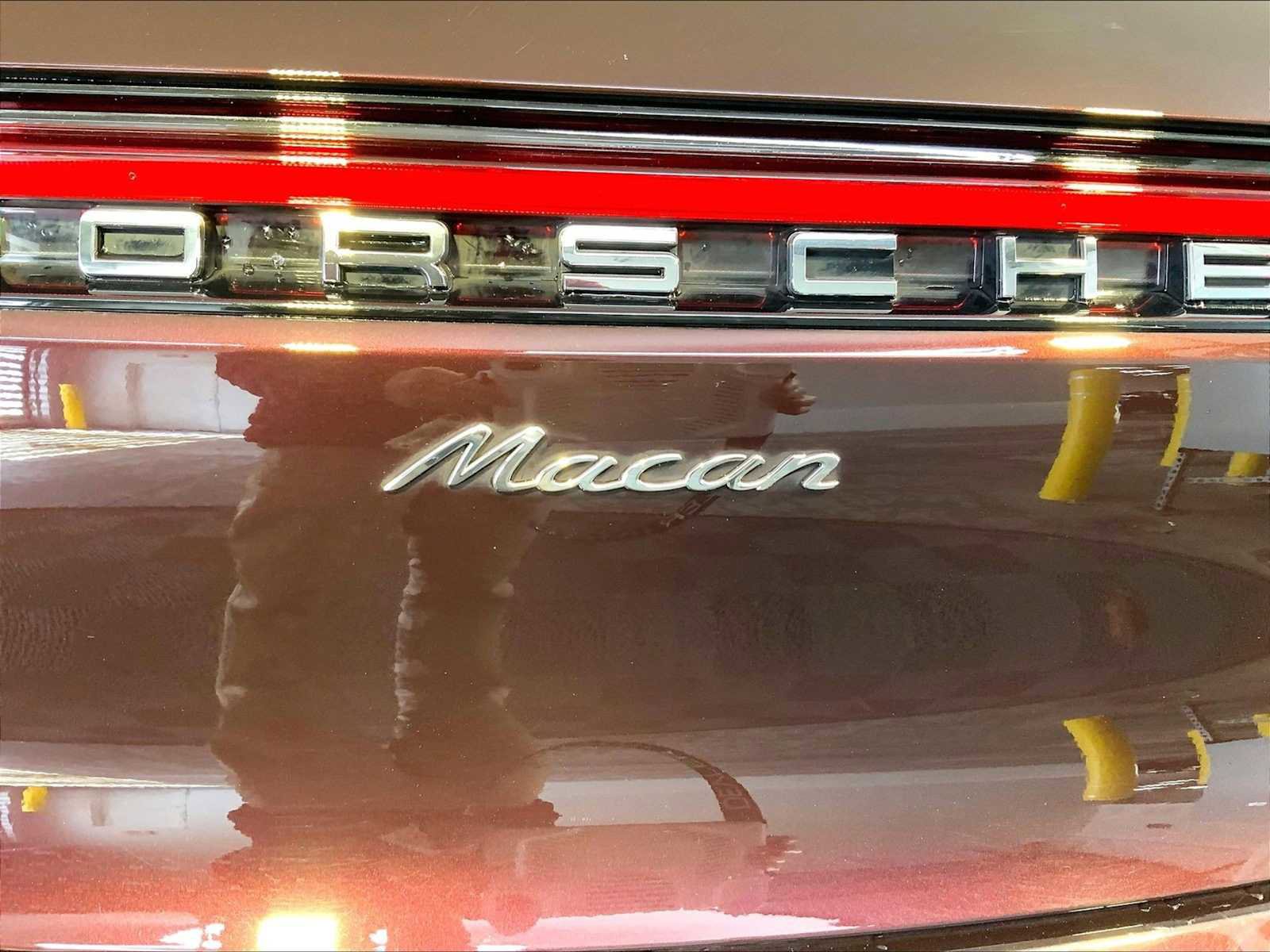 Certified 2023 Porsche Macan image 35