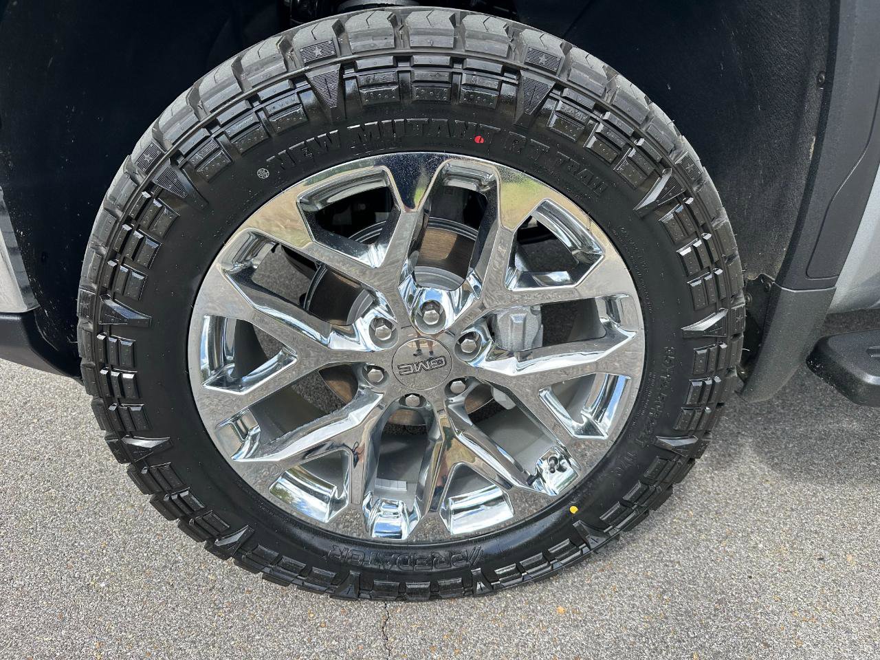 Used 2025 GMC Sierra 1500 SLT w/ SLT Premium Package image 45