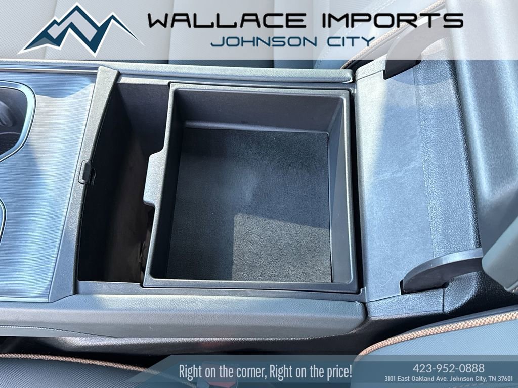 Used 2024 GMC Acadia AT4 w/ Super Cruise Package image 20