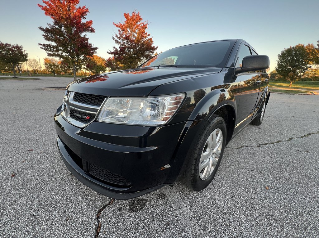 Used 2017 Dodge Journey SE FWD image 1