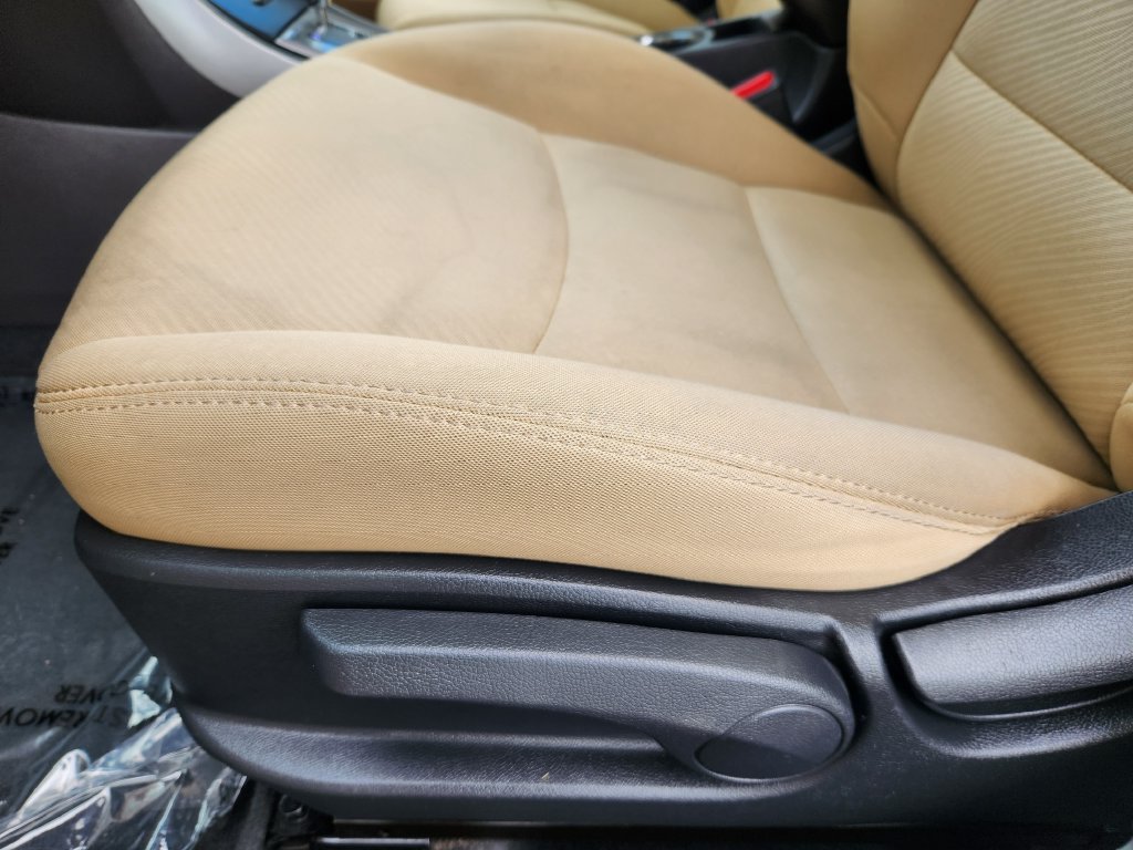 Used 2013 Hyundai Elantra GLS w/ Preferred Pkg FWD image 15