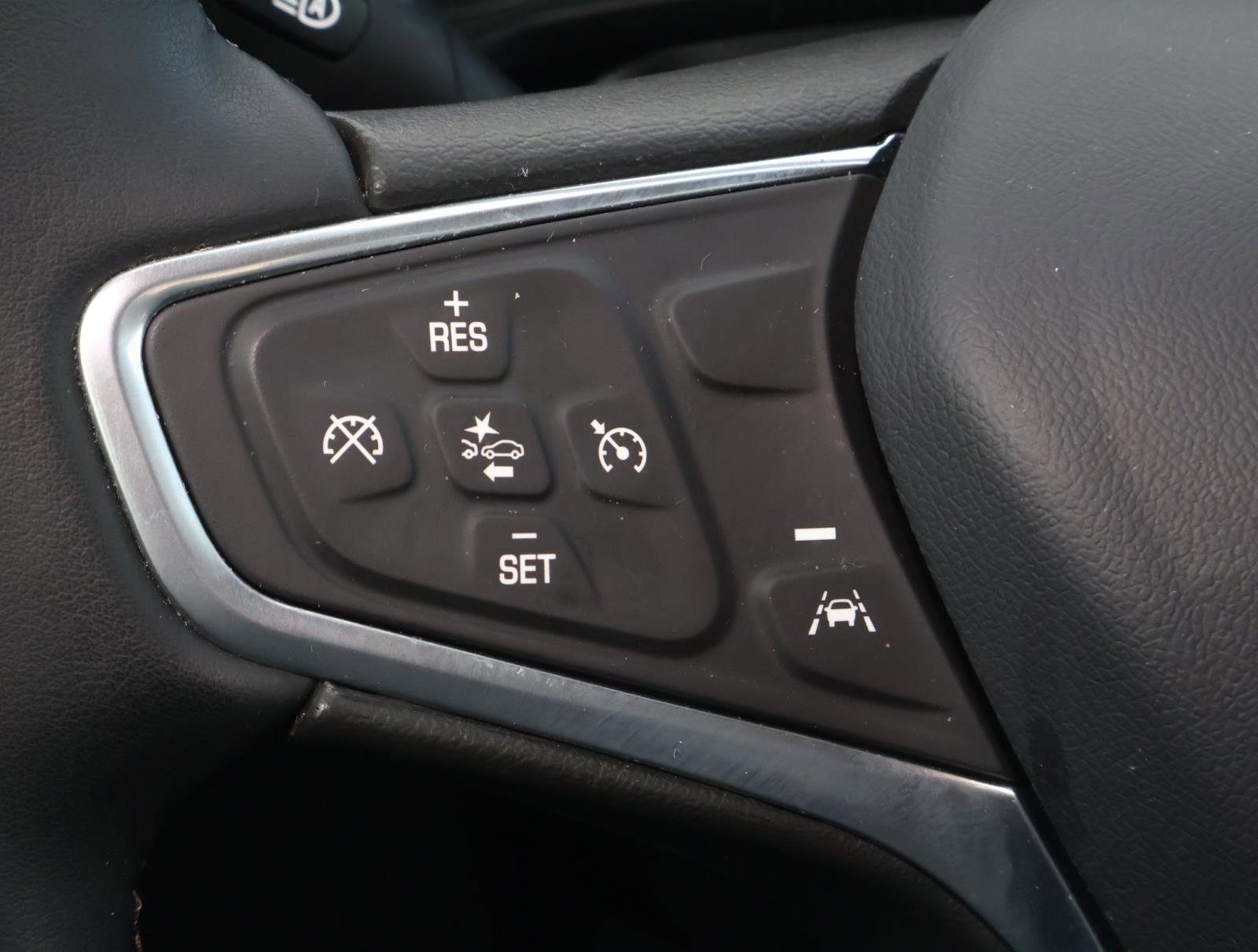 Used 2023 Chevrolet Equinox LT image 23