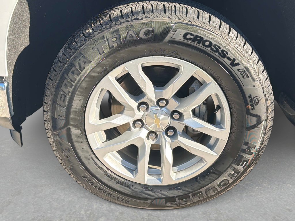 Used 2022 Chevrolet Silverado 1500 LT w/ Z71 Off-Road Package AWD/4WD image 13