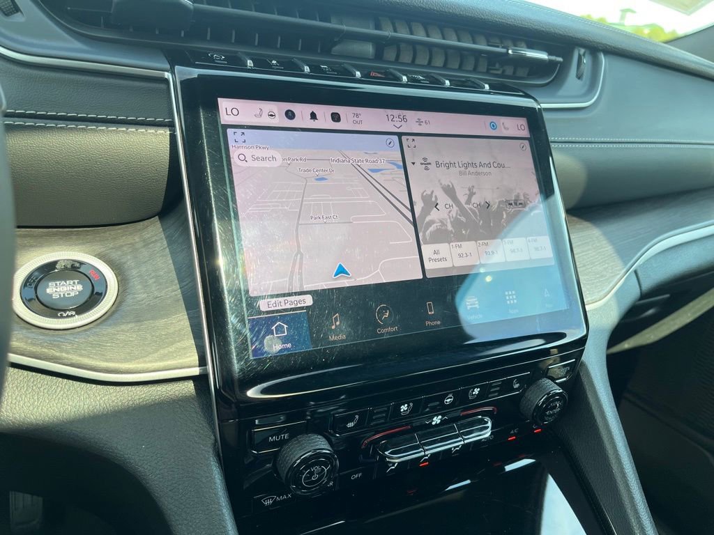 Used 2024 Jeep Grand Cherokee L Limited w/ Luxury Tech Group II image 21