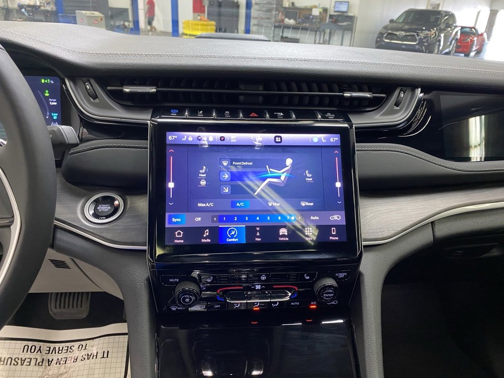 Used 2023 Jeep Grand Cherokee 4WD 4xe image 24