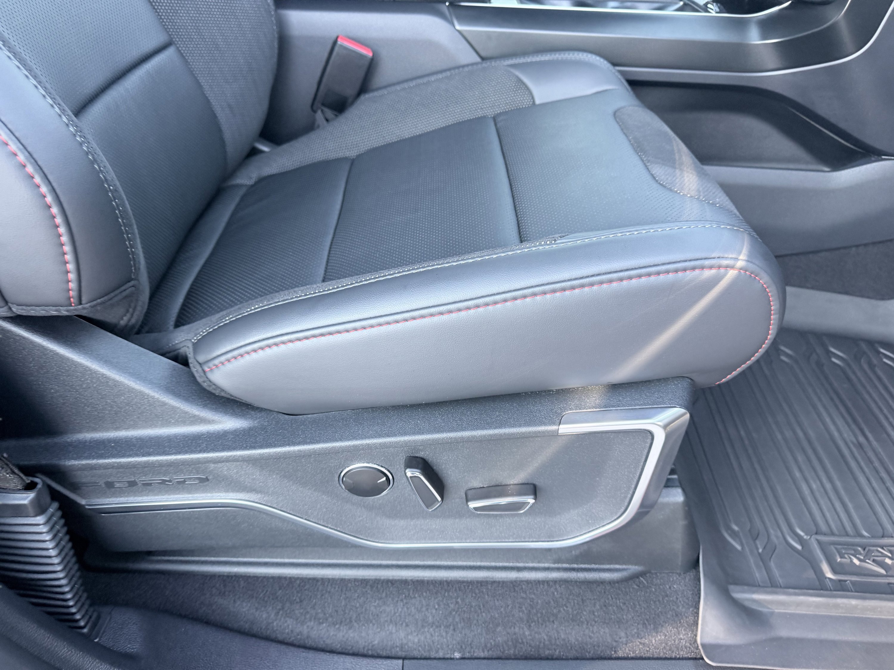 Used 2025 Ford F150 Raptor AWD/4WD image 55