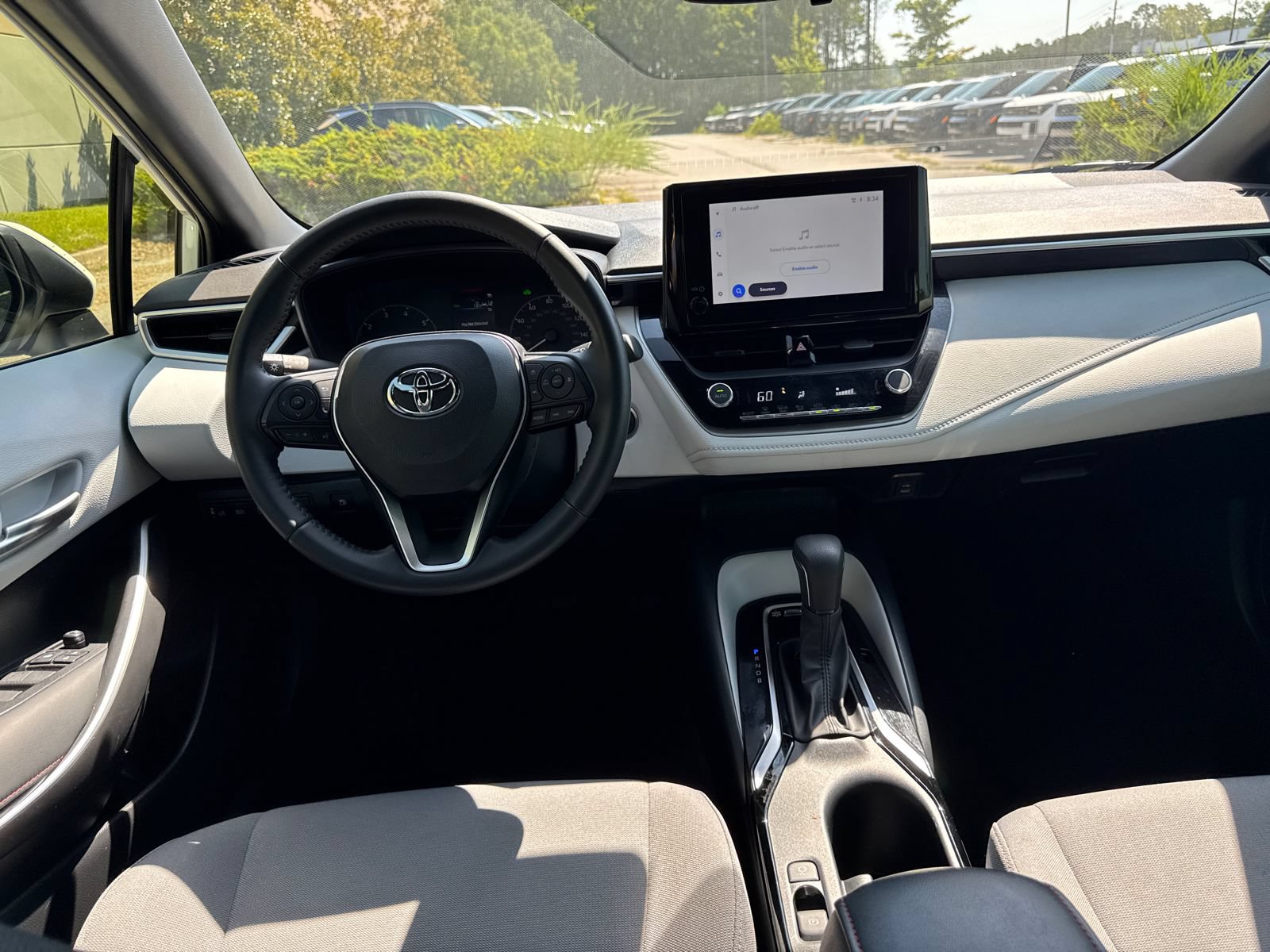 Used 2025 Toyota Corolla SE w/ Convenience Package FWD image 22
