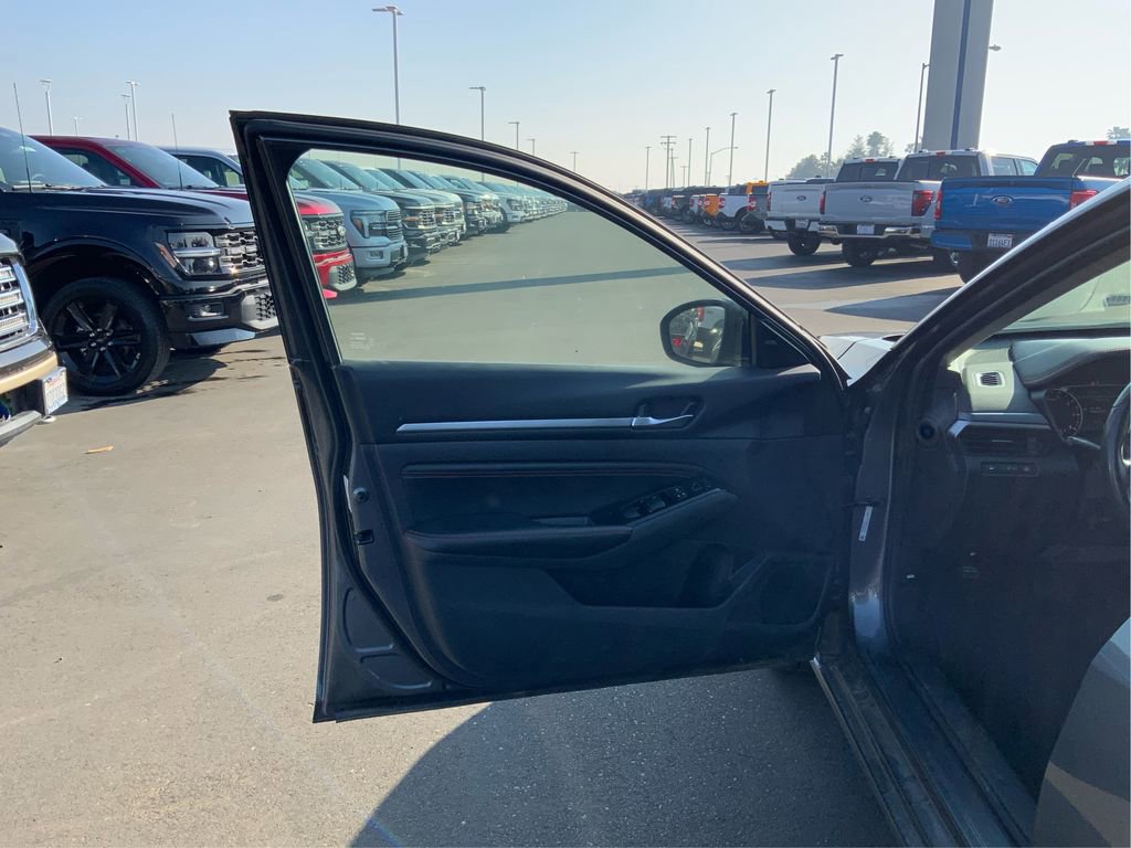 Used 2023 Nissan Altima 2.5 SR image 21