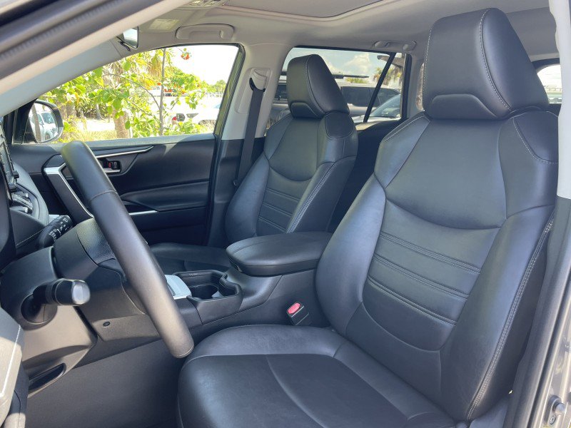 Used 2021 Toyota RAV4 XLE Premium AWD/4WD image 2