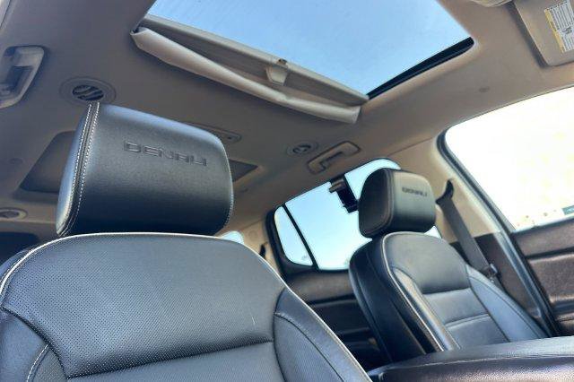 Used 2018 GMC Acadia Denali w/ Technology Package FWD image 18