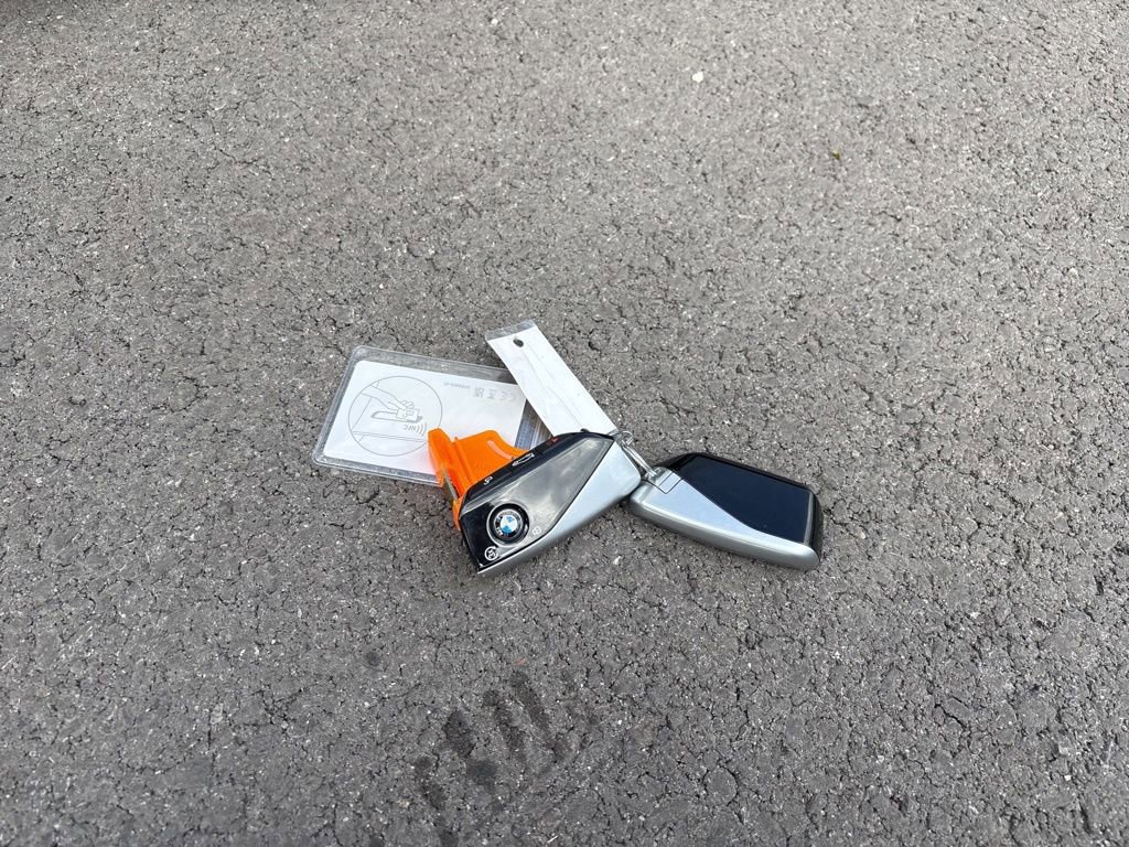 Used 2023 BMW 760i xDrive w/ Luxury Rear Seating Package image 15