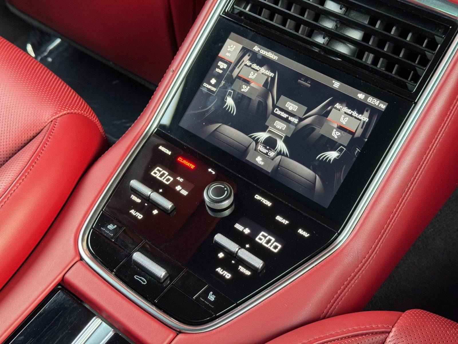 Used 2021 Porsche Panamera image 37