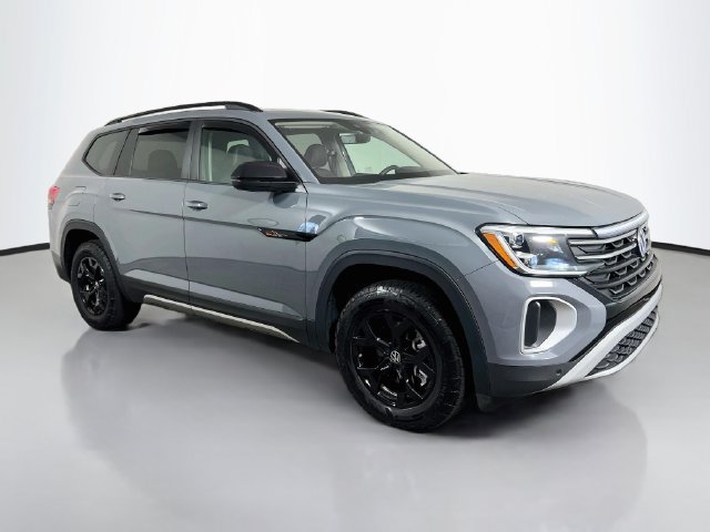 Used 2024 Volkswagen Atlas Peak Edition SEL AWD/4WD image 1