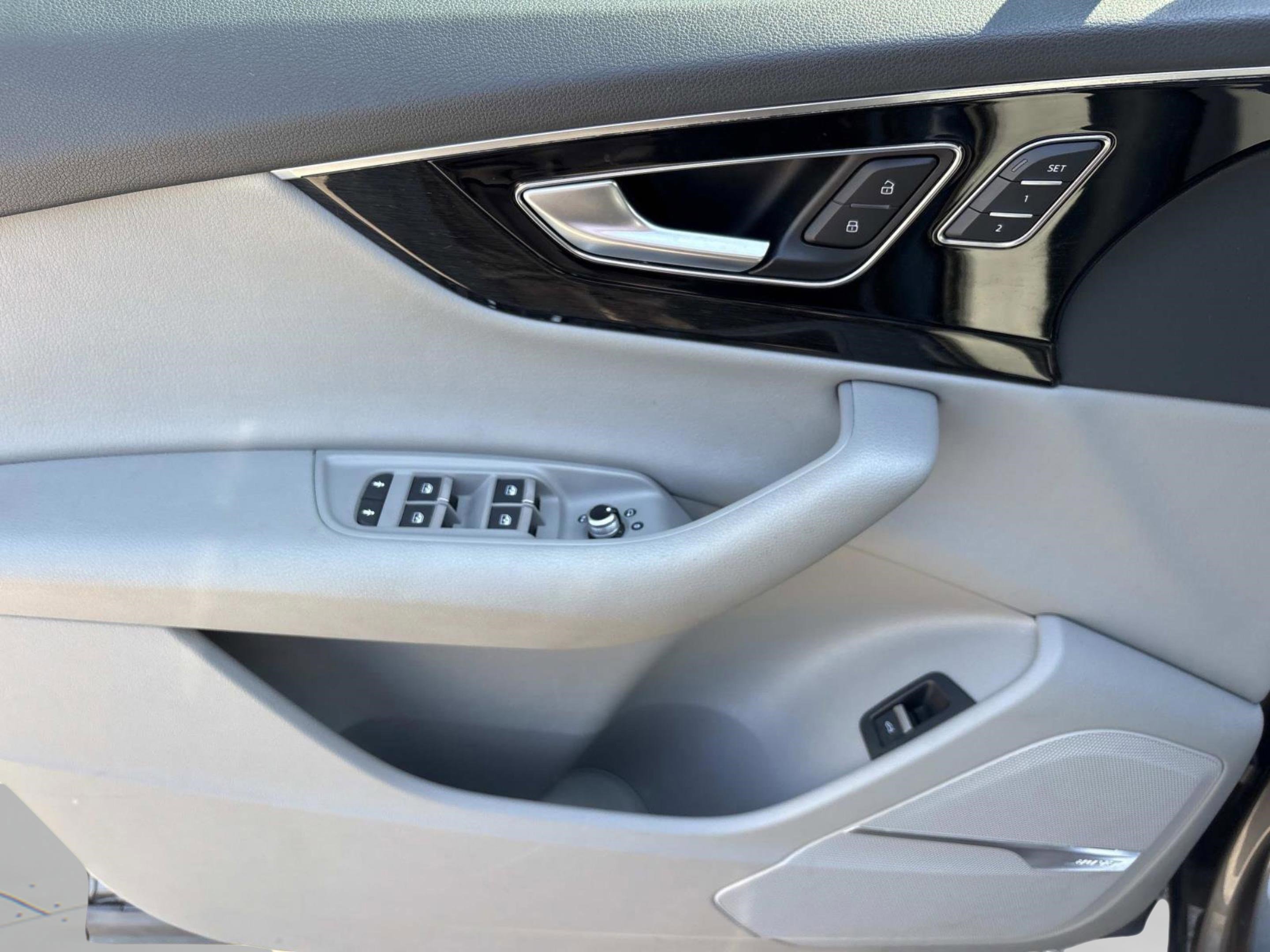 Used 2018 Audi Q7 3.0T Prestige AWD/4WD image 21