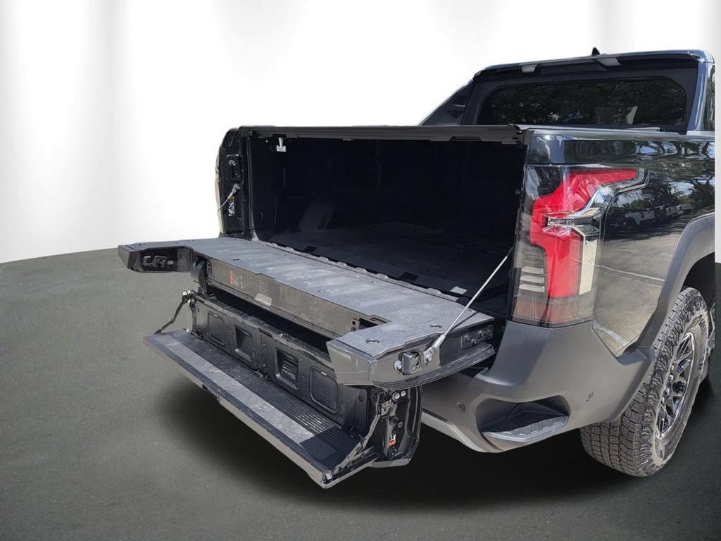 Used 2026 Chevrolet Silverado EV Trail Boss w/ LPO, Gameday Tailgate Package AWD/4WD image 25